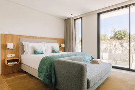 Superior Deluxe Studio