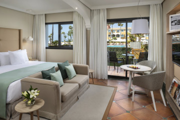 Premium Room Pool Access Private Garden