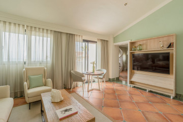 RedLevel Two-Bedroom Family Suite