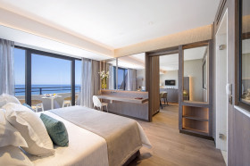 Grand Sea View Suite 78 m²