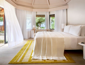 Beach Front Villa (180 m2)