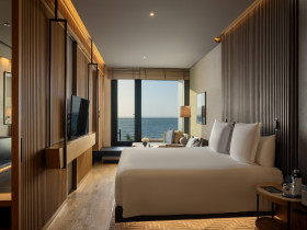 Serenity Oceanview Guestroom (54 m2)