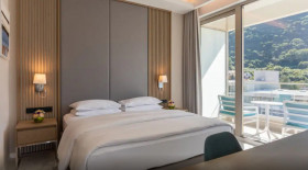 King Bed Sea View with Hot Tub and Terrace Premium (44 m2)