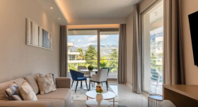 Regency Suite Sea View with Hot Tub (55 m2)