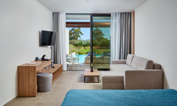 Junior Suite Private Pool Garden View (40 m²)