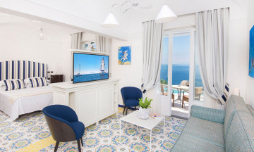 Amalfi Sunrise Suite