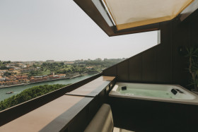 Suite Royal with Jacuzzi (48 m2)