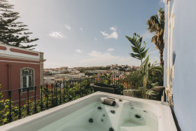 Royal with Jacuzzi (35 m2)