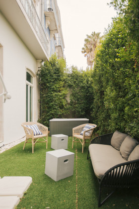 Deluxe Two-Bedroom Apartment