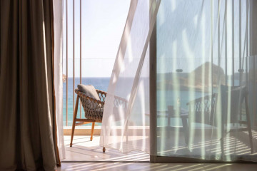Ocean Balcony Club Room (46-56 m2)