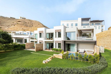 Summerhouse with Pool and Ocean View (150 m²)