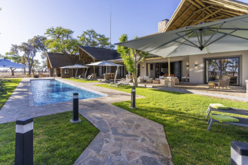 Marula Giraffe Lodge