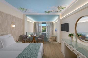 Junior Suite with Garden View