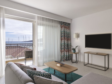 Junior Suites (77 m2)