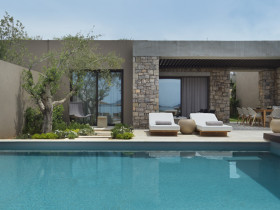 Oasis II Beachfront Infinity 3-Bedroom Villa (127 m2)