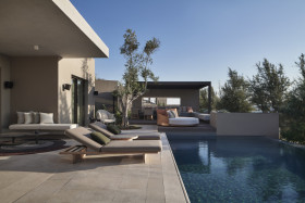 OASIS I Beachfront Infinity 2-Bedroom Villa (153 m2)