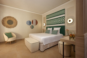 Deluxe Room Bay/Garden Side (25-30 m2)