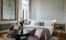 Palazzo Stanza Canal Grande (57–89 m²)