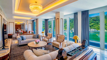 Marina 4-Bay Suite with Private Pool