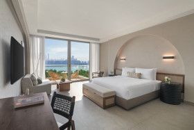 Deluxe Room with Sea View