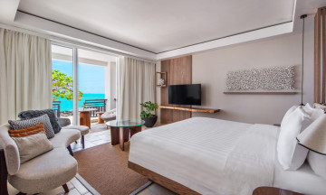 Frangipani Beachfront Junior Suite