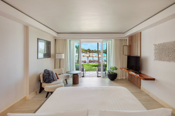Frangipani Signature Beachfront Suite
