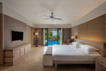 Conrad Pool Suite