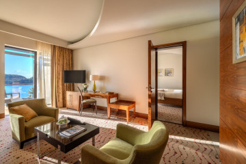 Interconnecting room