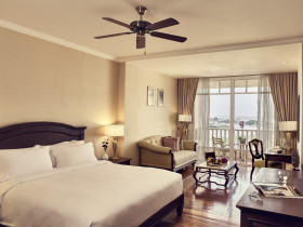 Luxury Room, Club Millésime Access, 1 King Bed, High Floor, Balcony