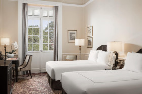 Landmark Room Twin Beds