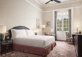 Landmark Room King Bed