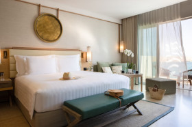 Two Bedroom Family Room with Balcony (88-108 m2)