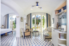 Deluxe Suite Sea View with Pool