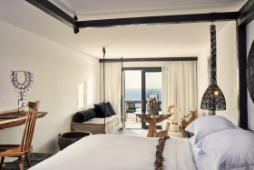 Heavenly Reatreat Outdoor Jacuzzi