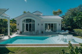 Luxury Pool One Bedroom Suite