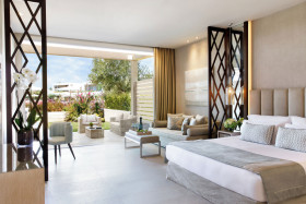 One Bedroom Suite Grand Balcony