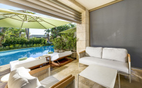 Pearl Pool Room (62 m²)
