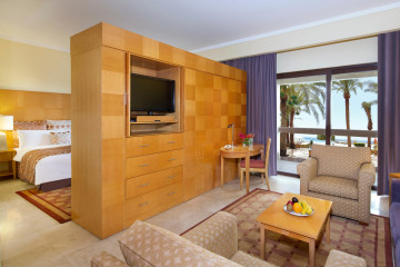 One Bedroom Suite (32–80 m²)