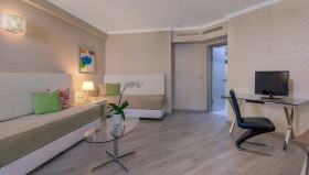 Superior Family Suite Sea View (80 m2)