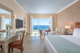 Deluxe Sea View Room (38 m2)