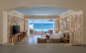 Platinum Beach Family Suite Sea View with Personal Pool (92 m2)