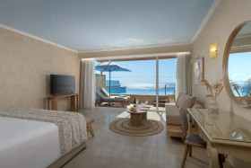 Platinum Beach Room Sea View with Personal Pool (51 m2)