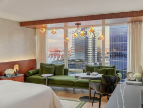 Fairmont Gold King with Jetted Tub