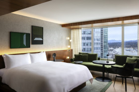 Fairmont Gold Corner Suite King