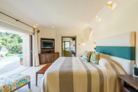 Pool Suite