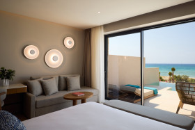 Deluxe Room With Private Pool (32 m²)