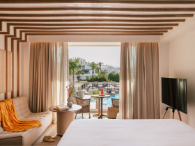 Extra ME+ Junior Suite Oasis Access