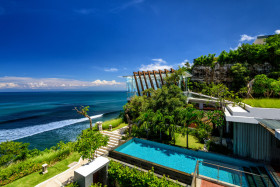 Three Bedroom Ocean Front Pool Villa