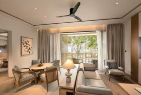 King Deluxe Suite with Sea View