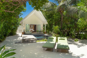 Beach Villa with Pool (91 m2)